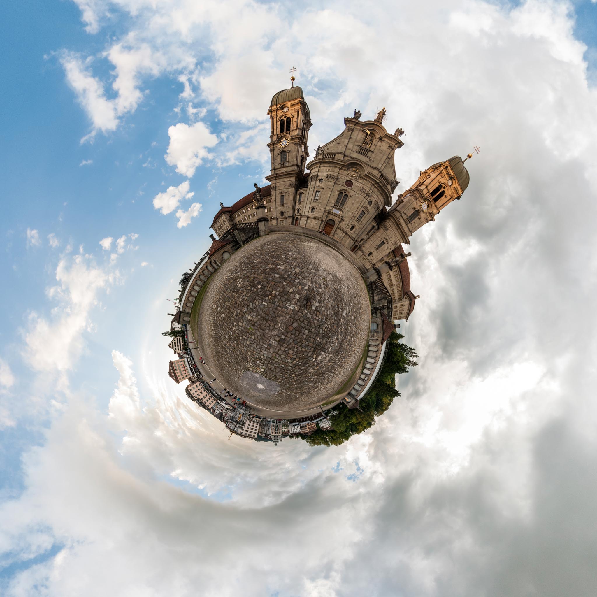 einsiedeln-klosterplatz_lp.jpg